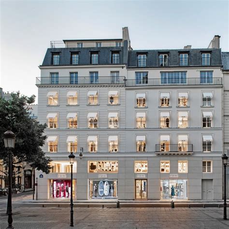 dior adresse paris|christian dior in paris.